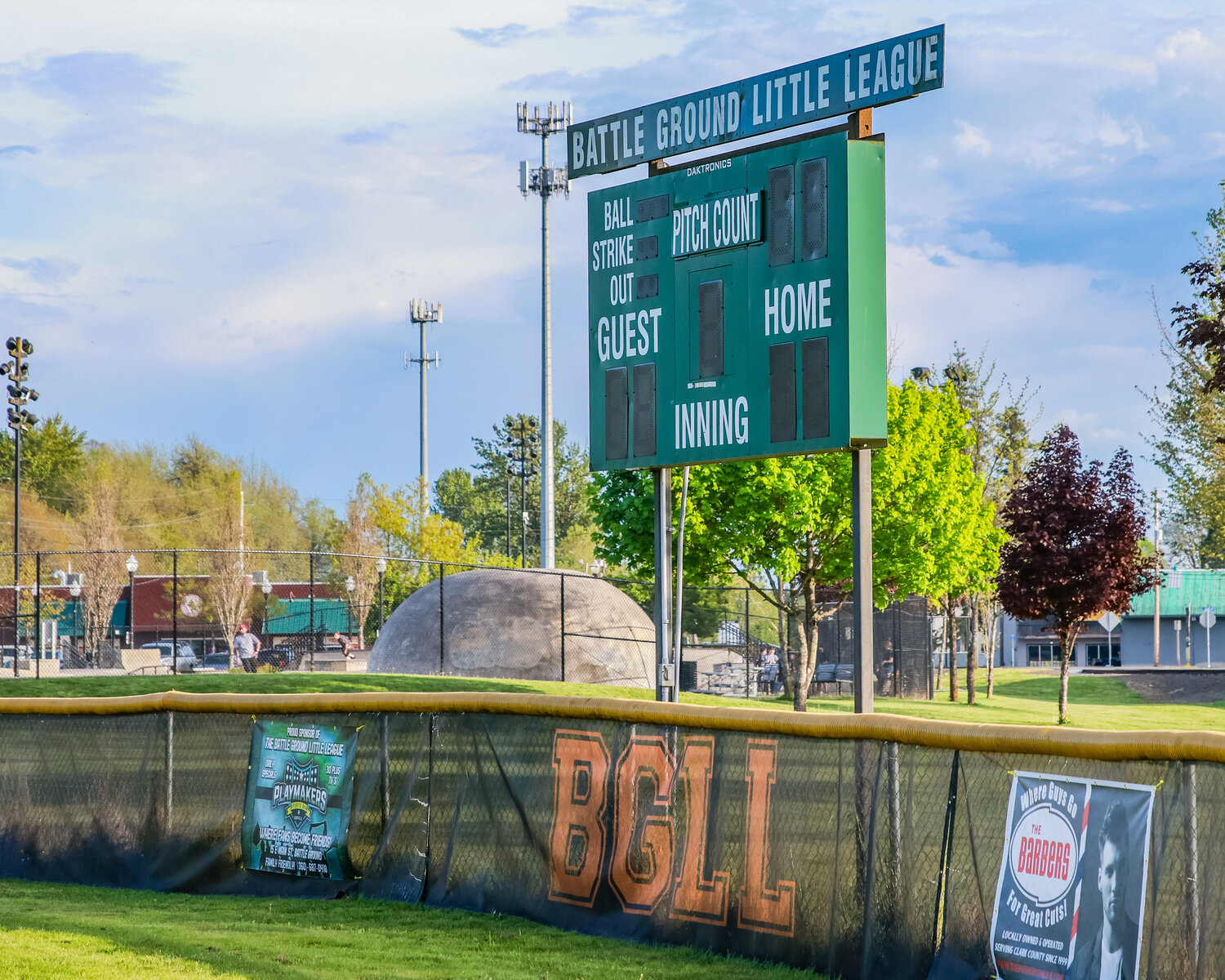 The current scoreboard at Battle Ground Little League’s minors field sits inoperable during a game on Wednesday, May 10.