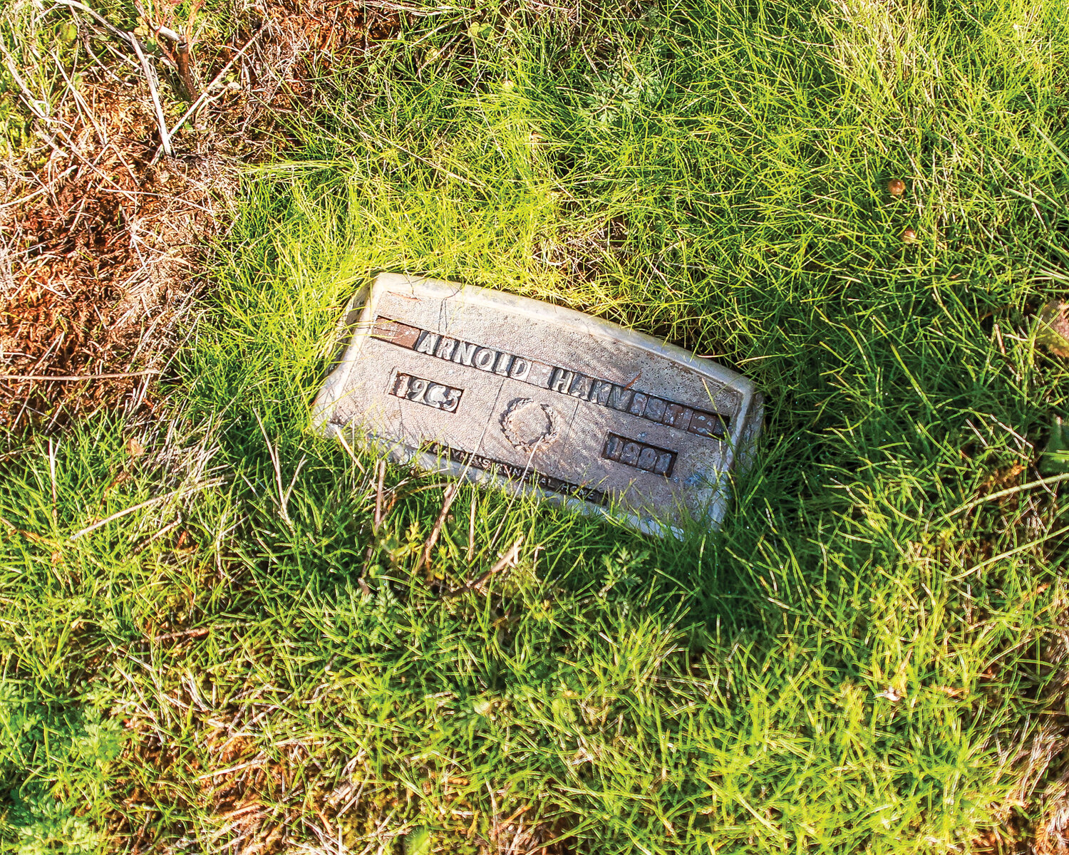 An example of an older temporary marker at the Brush Prairie Cemetery.